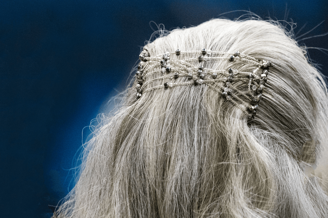 The Natural Guide to Beautiful Grey Hair - reluminate beauty