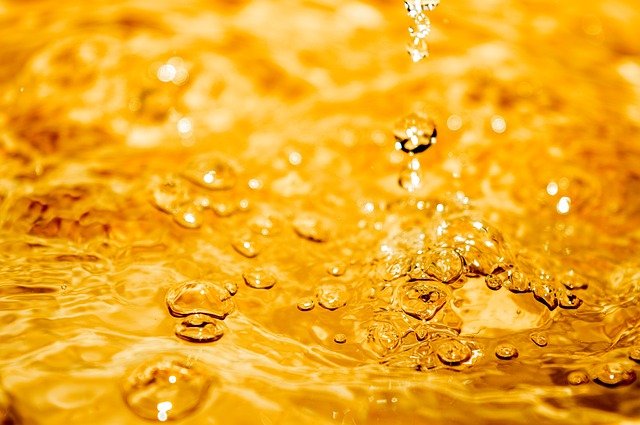 Amazing Jojoba Oil - liquid gold for the skin ✨ - reluminate beauty