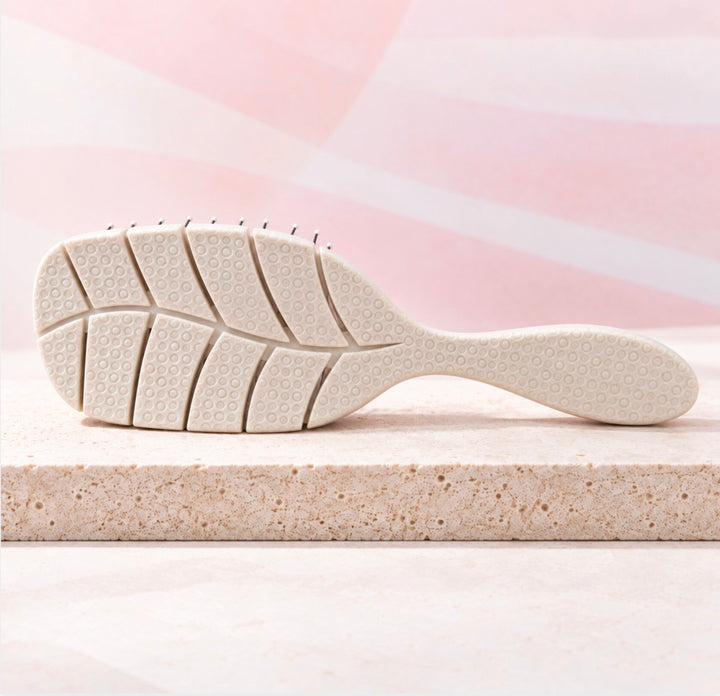 Eco Wheatstraw Detangling Brush for mature skin